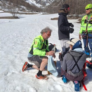 Recuperati i due escursionisti bloccati sul ghiaccio sopra Chiappera [VIDEO]