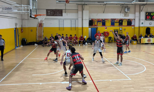 BASKET SERIE D / L’Olimpo Alba sbanca Rivalta e centra una grande vittoria BASKET SERIE D / L’Olimpo Alba sbanca Rivalta e centra una grande vittoria