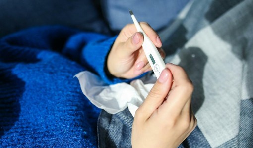 Influenza e virus intestinali, è allarme contagi: la variante K colpisce anche la pancia con nausea, vomito e diarrea