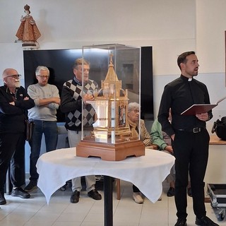 Le reliquie di Santa Bernadette a Busca: un momento di profonda commozione nelle case di riposo Le reliquie di Santa Bernadette a Busca: un momento di profonda commozione nelle case di riposo