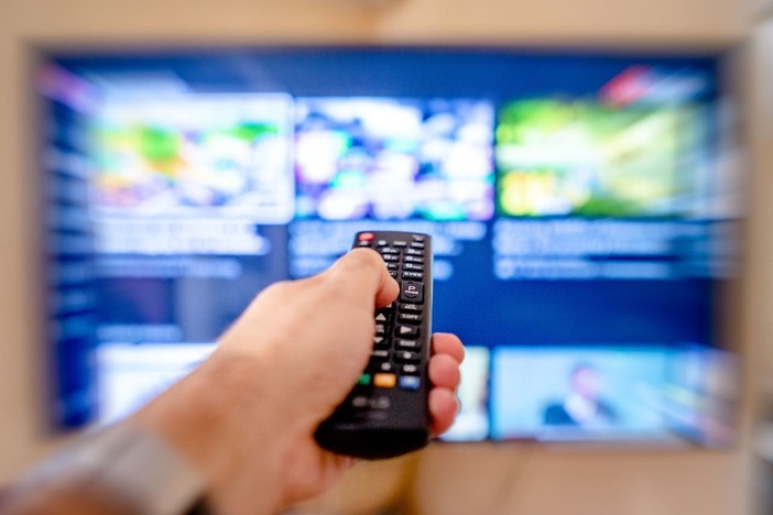 Programmi TV stasera: d'autore su Rai 1, l'azione di James Bond e il grande cinema italiano Programmi TV stasera: d'autore su Rai 1, l'azione di James Bond e il grande cinema italiano