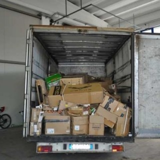 Furgone rubato trovato in autostrada: la Polizia Stradale di Cuneo restituisce al legittimo proprietario materiale elettrico per 300.000 euro