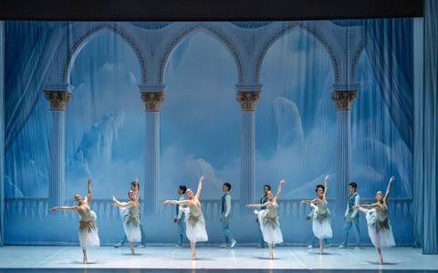 Al teatro di Alba va in scena “Lo Schiaccianoci” tra Art Déco e magia fiabesca