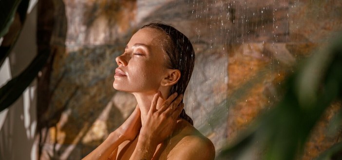 Shampoo dopo stiratura, botox e nanoplastia: cosa usare per non rovinare il trattamento