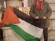 La mezzanotte di Sturlese: davanti al municipio di Cuneo con la bandiera palestinese