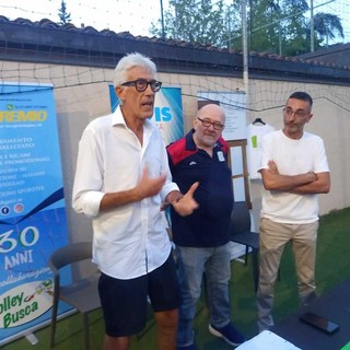 Da sinistra: Giorgio Salomone, Willi Rosso (presidente Volley Busca femminile), e  Alessandro Marino