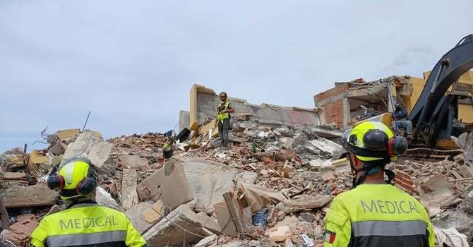 I soccorritori piemontesi in azione in Venezuela (foto prese dal profilo facebook di Mario Raviolo)