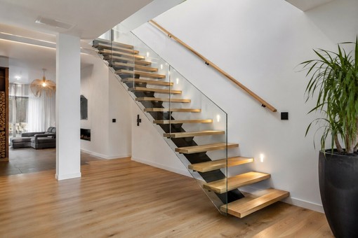 Ristrutturare casa: come scegliere la scala interna, tra spazio e stile