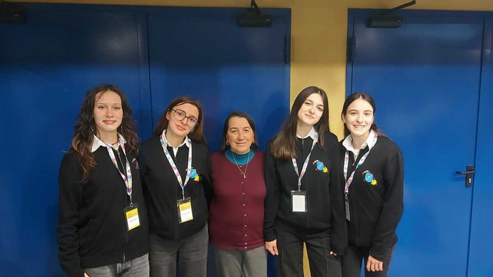 Il liceo Soleri Bertoni di Saluzzo alla gara di disputa olivettiana ad Ivrea Il liceo Soleri Bertoni di Saluzzo alla gara di disputa olivettiana ad Ivrea