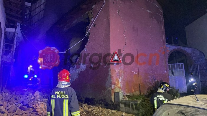 Le immagini dei soccorsi successivi all'esplosione Le immagini dei soccorsi successivi all'esplosione