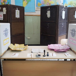 Seggi a scuola, la sindaca di Cuneo risponde: "Non ci sono spazi alternativi che rispondano ai criteri di legge"