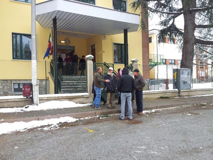 Chiusura delle scuole per il referendum: non esistono alternative possibili?