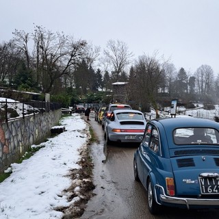 Maltempo e neve non scoraggiano i radunisti del "Safari d'epoca" Maltempo e neve non scoraggiano i radunisti del "Safari d'epoca"
