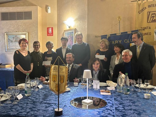 "Grazie al Club Interact di Mondovì dall'associazione Sport-In" "Grazie al Club Interact di Mondovì dall'associazione Sport-In"