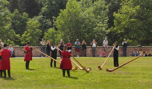 Grande successo al Castello di Casotto per l'incontro tra Corno da Caccia e Corno delle Alpi