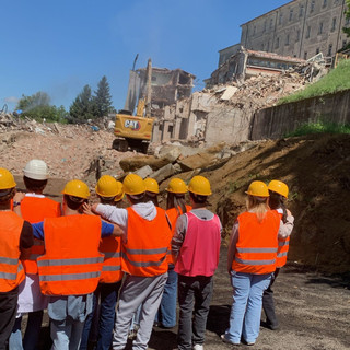 Lezione sul campo per gli studenti del "Baruffi", in visita al cantiere della vecchia scuola Lezione sul campo per gli studenti del "Baruffi", in visita al cantiere della vecchia scuola