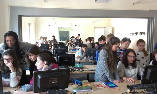 &quot;Essere una classe 2.0&quot;: lo spiegano gli studenti elementari di Borgo Pieve all'Università di Savigliano