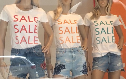Sabato 4 luglio prendono il via i saldi estivi in tutta la Granda
