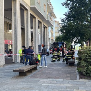 Dramma in corso Giolitti a Cuneo: donna cade dal quarto piano, ipotesi gesto volontario