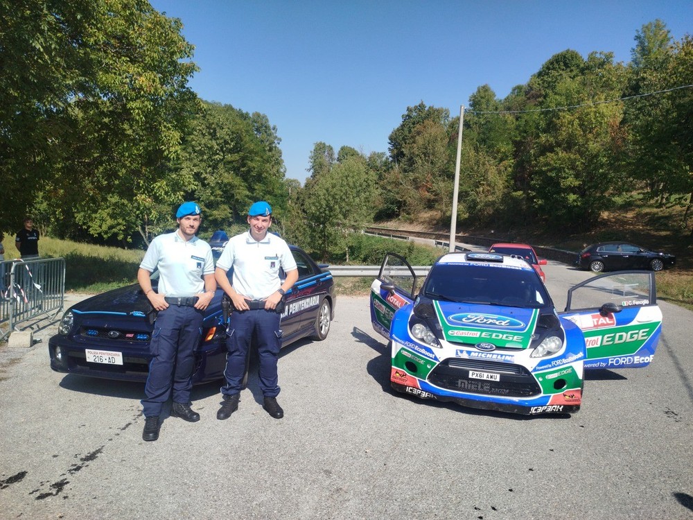 Rally di solidarietà a Villanova Mondovì, il ricavato del Motor Day va a Pediatria. Apripista la Subaru Impreza della Penitenziaria di Genova Rally di solidarietà a Villanova Mondovì, il ricavato del Motor Day va a Pediatria. Apripista la Subaru Impreza della Penitenziaria di Genova