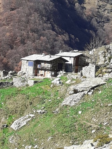 Nasce “Montagne Oltre by Prodotti in Fuga”: dal CAI Cuneo un progetto per ridare vita ai materiali della montagna Nasce “Montagne Oltre by Prodotti in Fuga”: dal CAI Cuneo un progetto per ridare vita ai materiali della montagna