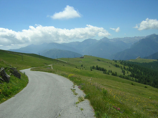 La strada del Colle di Sampeyre La strada del Colle di Sampeyre