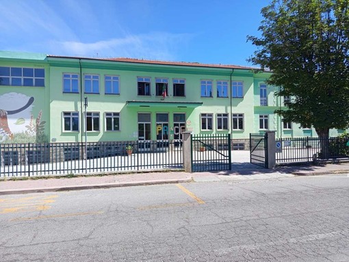 Madonna dell'Olmo, la dirigente delle scuole medie scrive alle famiglie: "Invito i genitori a confrontarsi con i ragazzi sul valore del bene comune" Madonna dell'Olmo, la dirigente delle scuole medie scrive alle famiglie: "Invito i genitori a confrontarsi con i ragazzi sul valore del bene comune"