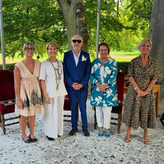 Da sinistra Stefania Soma, Giuliana Cirio, Nino Aragno, Lucia Fracassi ed Evelina Christillin