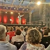Un momento della stagione teatrale 2023 in piazza d'Armi Un momento della stagione teatrale 2023 in piazza d'Armi