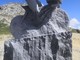 Nella foto la statua dedicata a Pantani e alla sua impresa ai 2400 metri di quota del colle Fauniera, in uno dei luoghi delle nostre montagne più amato dai ciclisti, nel territorio di Castelmagno