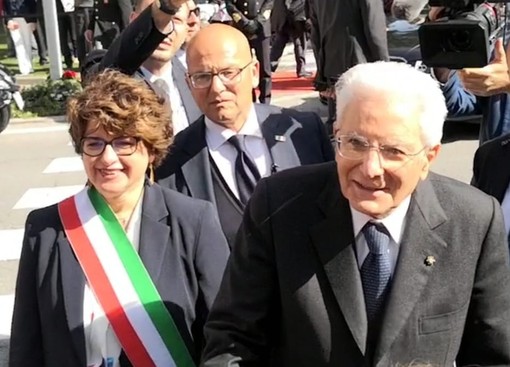 La celebrazione della Liberazione il 25 aprile 2023 con il sopralluogo del Presidente della Repubblica Sergio Mattarella accolto dalla sindaca Roberta Robbione La celebrazione della Liberazione il 25 aprile 2023 con il sopralluogo del Presidente della Repubblica Sergio Mattarella accolto dalla sindaca Roberta Robbione