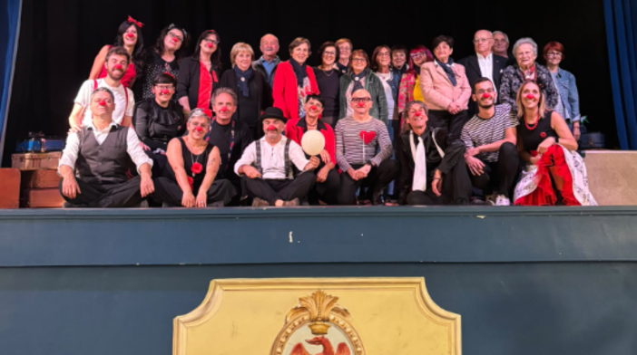 Dronero, grande successo per lo spettacolo "45 minutos di noi per gli altri" promosso dall'Associazione Raffaela Rinaudo Dronero, grande successo per lo spettacolo "45 minutos di noi per gli altri" promosso dall'Associazione Raffaela Rinaudo