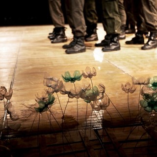 Savigliano, lo spettacolo “Non calpestare i fiori” al Teatro Milanollo