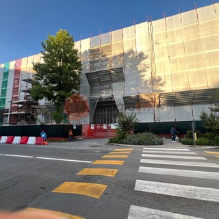 Importanti lavori alla Primaria Luigi Einaudi di Cuneo, un genitore ci scrive: "La scuola di mio figlio è una gabbia"