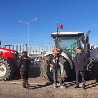 Il sindaco di Fossano alla partenza dei trattori diretti a Torino per una grande manifestazione