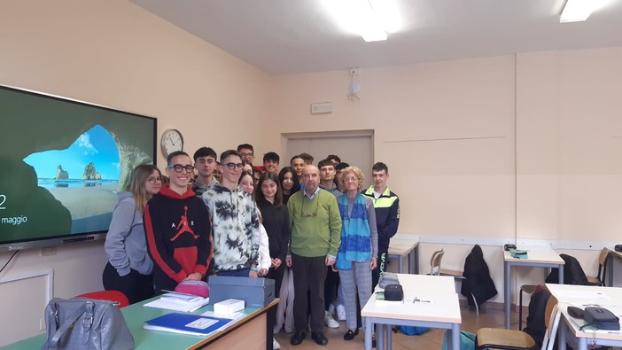 Studenti dell'Eua Arimondi di Savigliano e Racconigi incontrano i poeti Scommegna e Dallorto Peroni