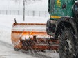 Uno spazzaneve all'opera in corso Monviso a Cuneo (© Ameglio) Uno spazzaneve all'opera in corso Monviso a Cuneo (© Ameglio)