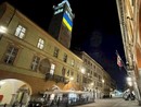 La torre civica di Cuneo illuminata con i colori della bandiera Ucraina La torre civica di Cuneo illuminata con i colori della bandiera Ucraina