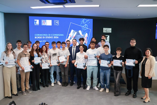 Tesisquare premia il talento: 22 borse di studio per gli studenti Stem Tesisquare premia il talento: 22 borse di studio per gli studenti Stem