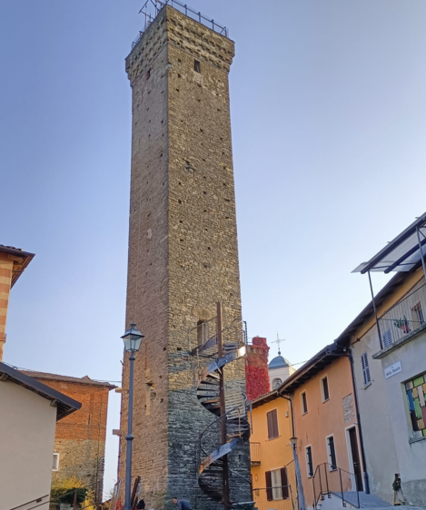 Rocca Cigliè regala l'emozione della salita alla torre medievale: sarà visitabile per la prima volta