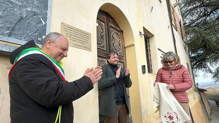 Mombasiglio ricorda Riccardo Selini e la sua famiglia con una targa: salvarono il castello che oggi è polo culturale