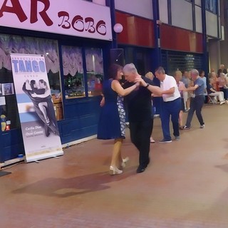Milonga sotto i portici, a Cuneo una serata di tango in Corso Giolitti