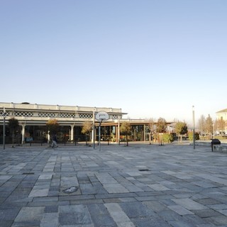 Lo stabile della Tettoia Vinaj in piazza Foro Boario