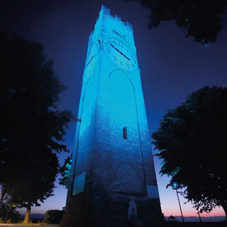 La torre del Belvedere di Mondovì e la torre civica di Cuneo si illumino di azzurro per la giornata della neurologia La torre del Belvedere di Mondovì e la torre civica di Cuneo si illumino di azzurro per la giornata della neurologia
