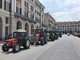 Cuneo: il clacson dei trattori saluta la fine della scuola degli alunni del &quot;Virginio-Donadio&quot; (VIDEO)