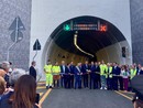 Il momento del taglio del nastro