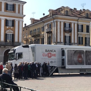 Parola d'ordine prevenzione: a Cuneo screening cardiologico per 300 persone grazie al Jumbo Truck di Banca del Cuore