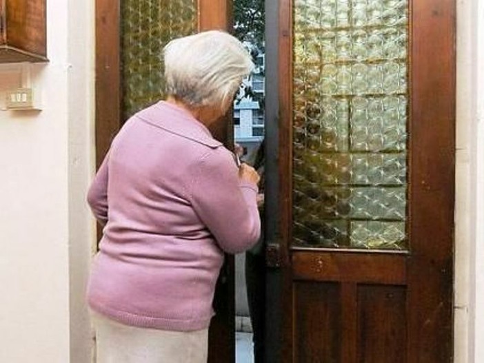 Truffe ed estorsioni "porta a porta" agli anziani: sgominata banda di Padova che colpiva anche in Granda Truffe ed estorsioni "porta a porta" agli anziani: sgominata banda di Padova che colpiva anche in Granda