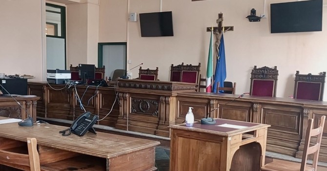 L'aula del tribunale di Cuneo