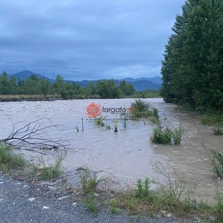 Torrente Gesso sorvegliato speciale: il Comune di Cuneo chiude gli accessi alle piste ciclabili [FOTO]